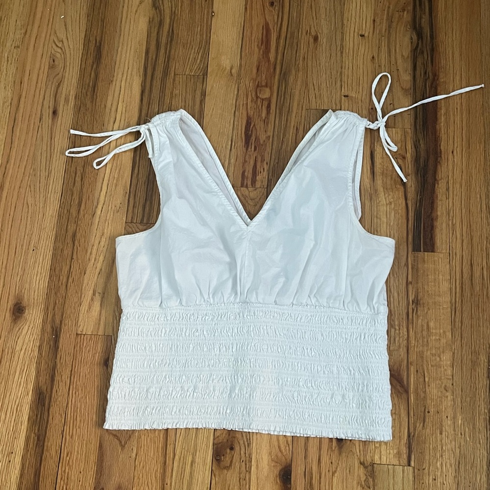 Old Navy White Smocked Crop Top Size L 100% Cotton V-Neck Tie Strap - Picture 2 of 4